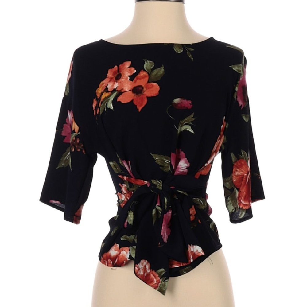 West Kei Women's Size Small Navy and Floral Tie Front Short Sleeve Blouse